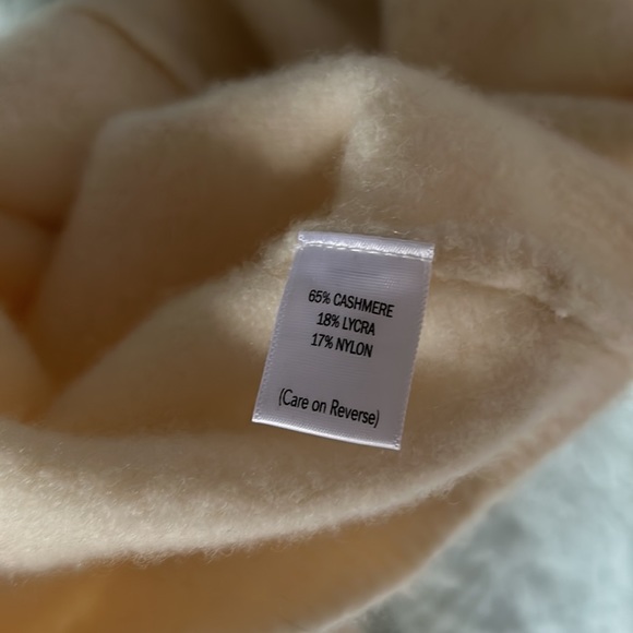 JOOSTRICAT OFF WHITE/CREAM CROPPED SLEEVED CROPPED SWEATER🍦 - Picture 6 of 7